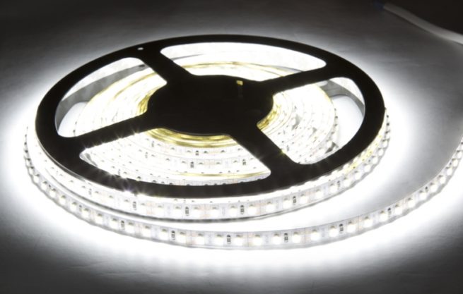 Герметичная светодиодная лента белого свечения 3528-600 LED, IP 65, 9,6 Вт/м, 12V. 5 Метров.